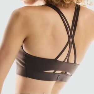 Black Strappy on cloud sports bra size m